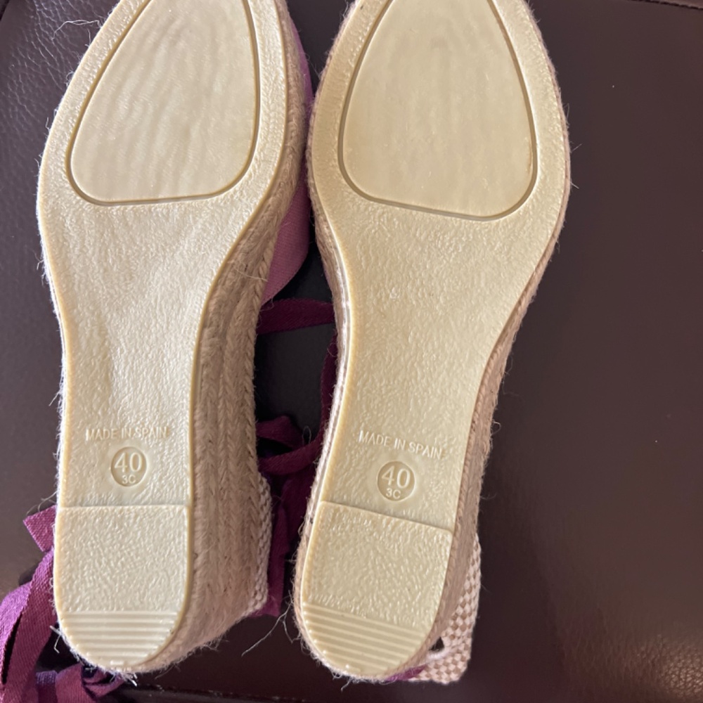Shoes - Picture 2 of 5